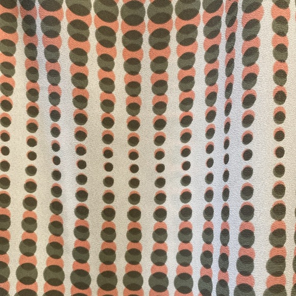 Beautiful size M top from NYDJ - Picture 2 of 9